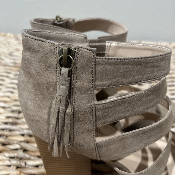Just fab shoes women’s size 10 UK 8 EU 41 Tan Faux Suede Strapppy Wood Heel - Picture 9 of 12